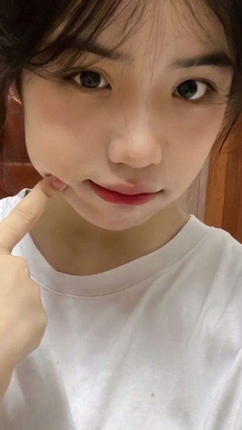年轻女教师免费观看